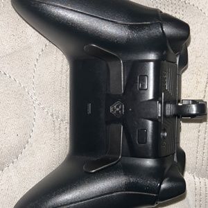 xbox series x controller with paddles(comes with usb c to connect to xbox or pc)